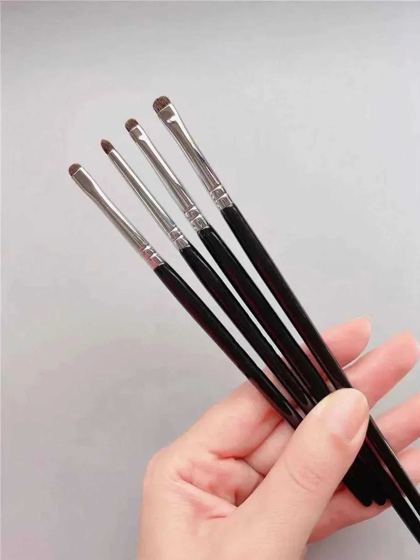 1 Set Of 4 Black Eye Detail Makeup Brushes Pony Hair Precision Eye Shadow Lying Silkworm Brightening Eyeliner Applicator S...