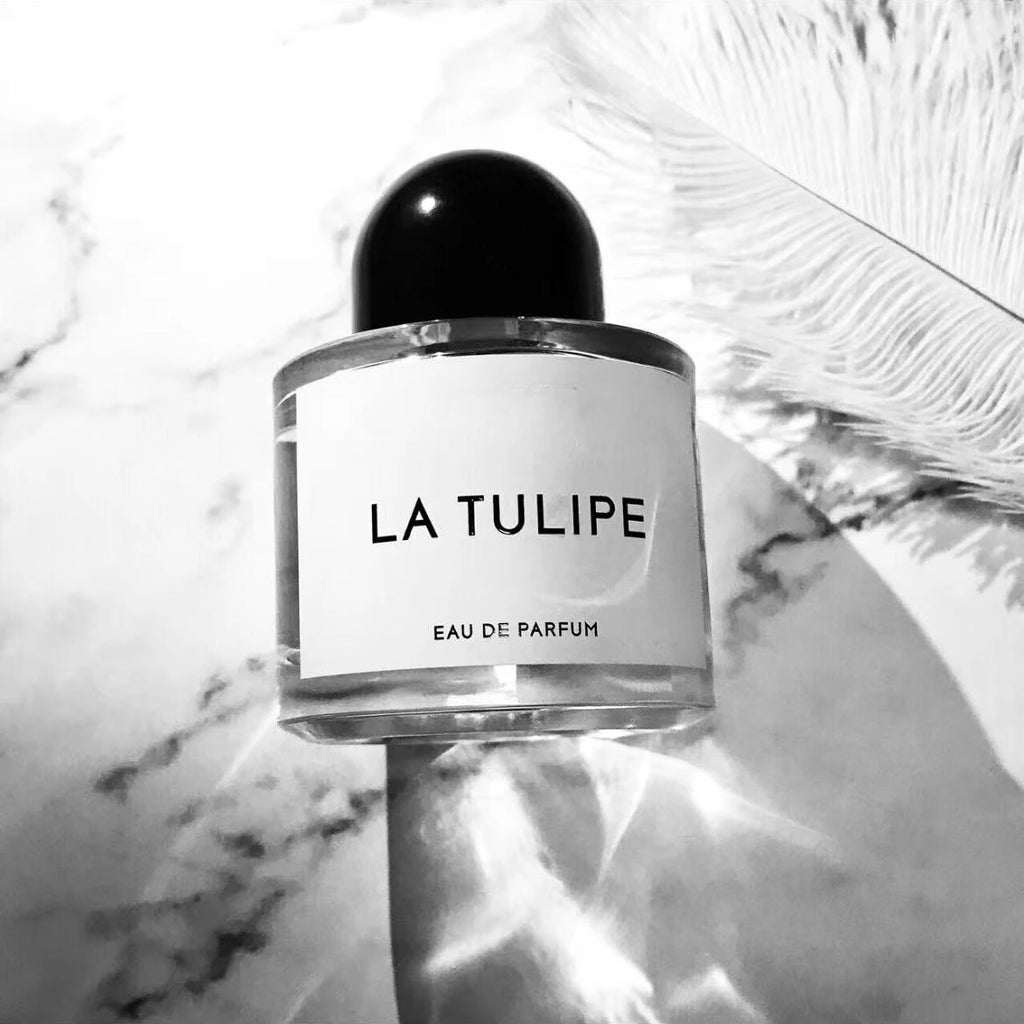 100ML Brand Perfume with a naturally fresh floral and fruity scent gentle sophisticated soothing Suitable for dates commuting