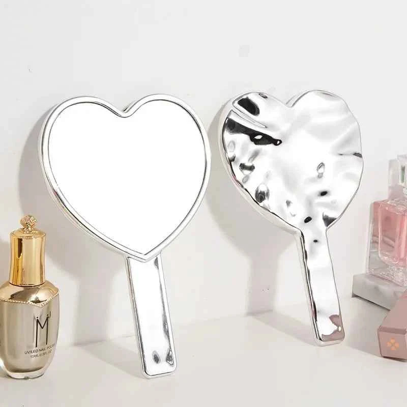 Eyelash Extensions Handheld Mirror Heart Shape Vanity Mirror SPA Salon Personalized Makeup Mirrors With Handle Make Up Tools Silver-1pc